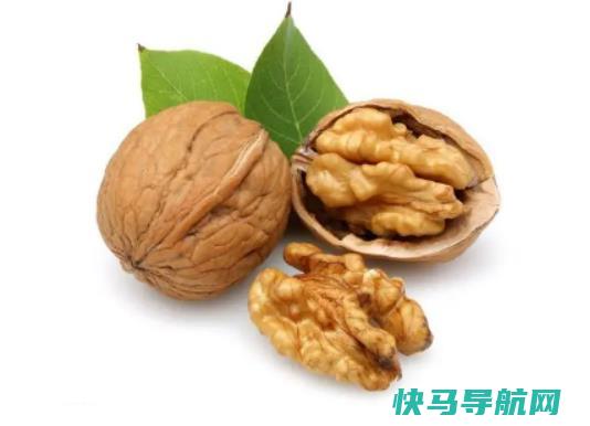 剥核桃皮手黑洗干净？核桃有哈喇味还能吃吗