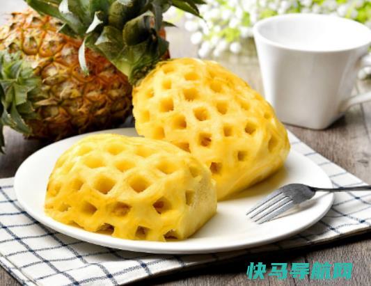 菠萝怎么吃不扎嘴？菠萝一定要用盐水泡了吃吗